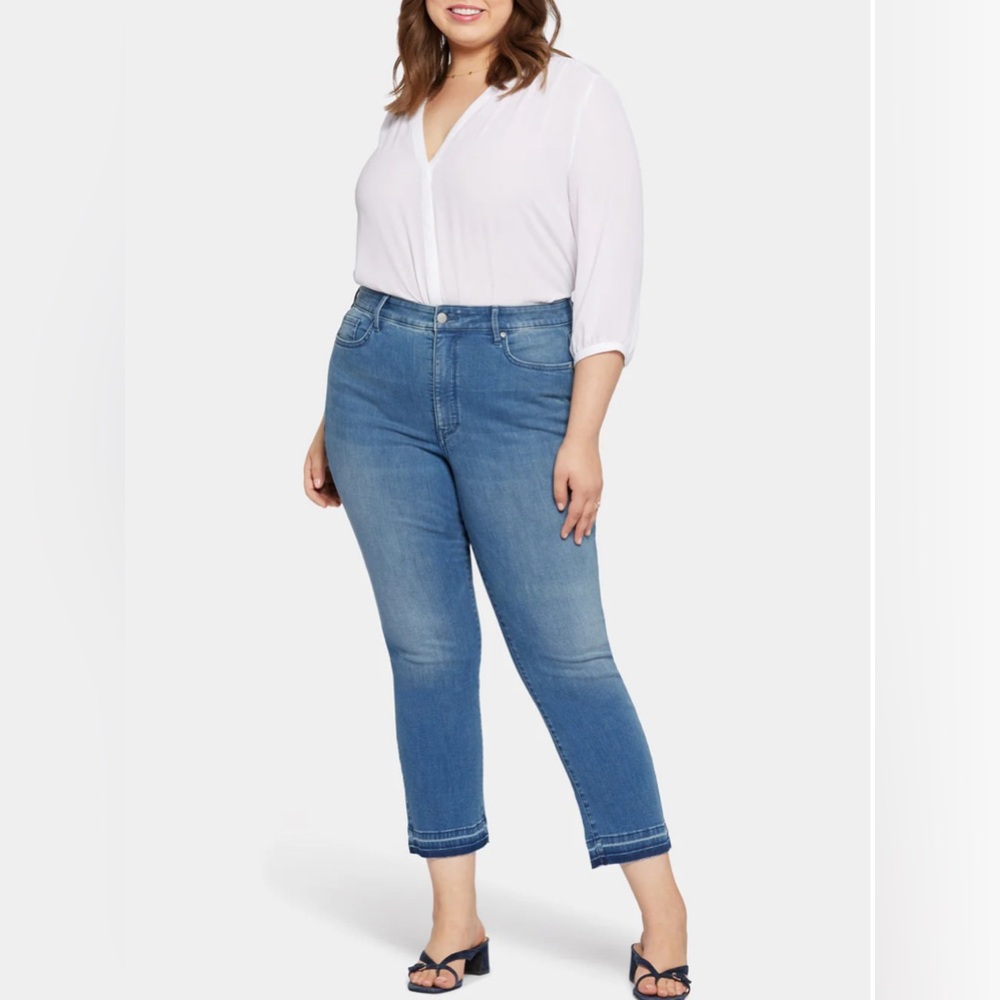 Marilyn Straight Ankle Jeans In Petite Plus Size In Cool Embrace Denim Size 22W